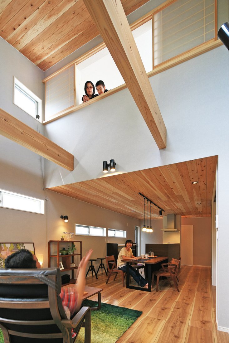 明るい光が降り注ぐ 心地の良い空間を愉しめる