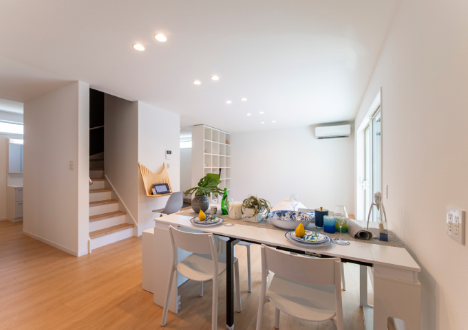 空間を贅沢に使えるフレキシブル家具