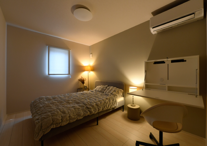 日々の疲れを癒すリラックス空間の主寝室