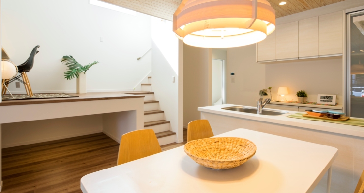 吹き抜け中2階ファミリースペースのある
北欧スタイルの家　