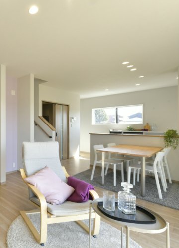 豊富な収納量と機能的な動線計画が魅力！広い玄関土間と3帖のタタミコーナーリビングのある家