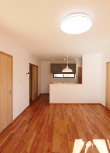 生活しやすい機能的な間取り！
広々玄関スペースと広々リビングがある平屋