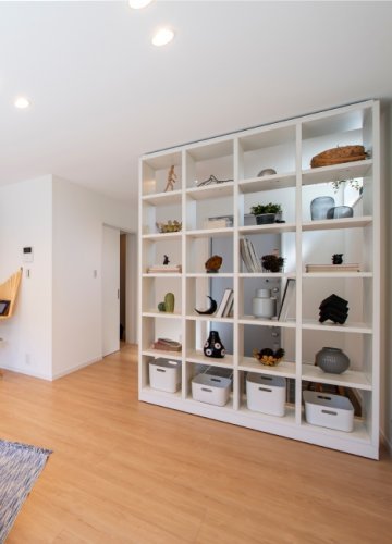 生活スタイルの変化と厳選されたものだけに囲まれた住む人が育てる家